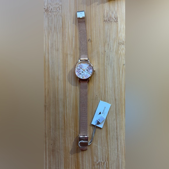 Olivia Burton Enchanted Garden Watch With 30mm White Floral Face & MeshBracelet - Picture 9 of 12